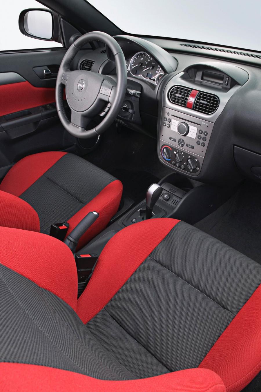  Opel Tigra Twin Top 2004 года  (фото 35 из 142)